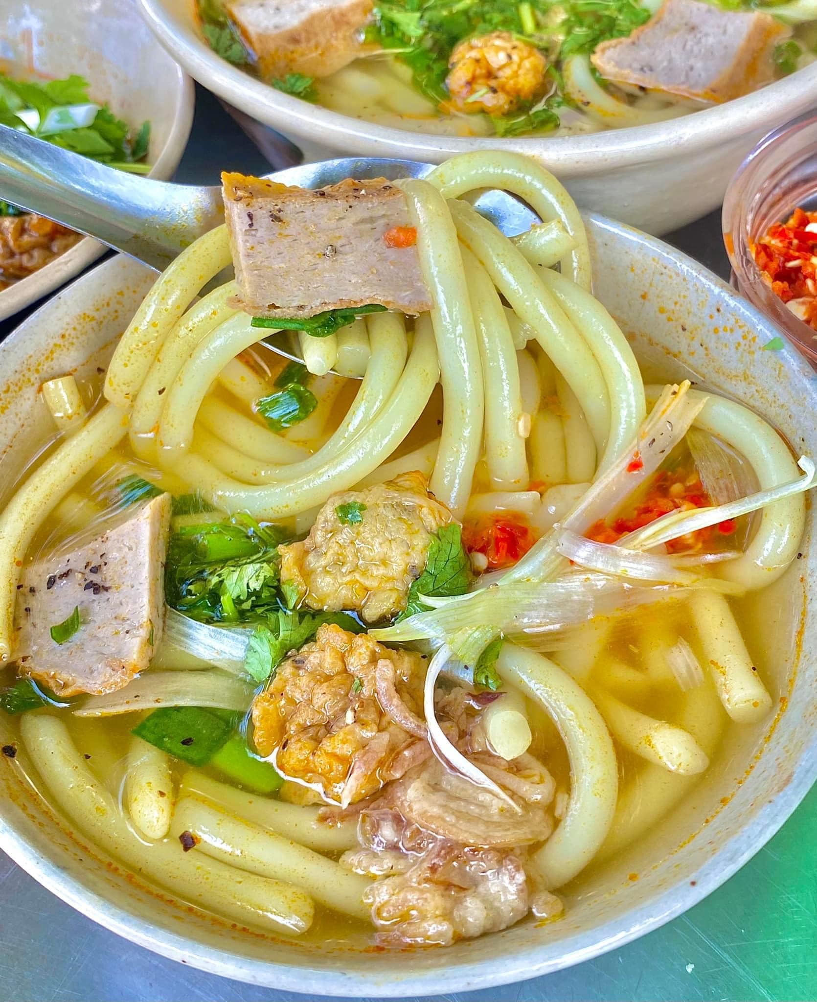 Bún chả cá hay bánh canh chả cá là bữa sáng quen thuộc của người dân Nha Trang. Ảnh: Fanpage Điểm đến ăn uống Nha Trang.
